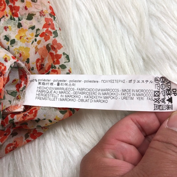 ❌SOLD❌Zara Basic Collection Floral Ruffle Blouse - Picture 9 of 9